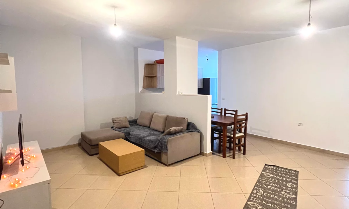 Shtepi me qera Apartament ne Tirane, 1+1, Mobilimi E mobiluar, Pagesa 450  Euro.