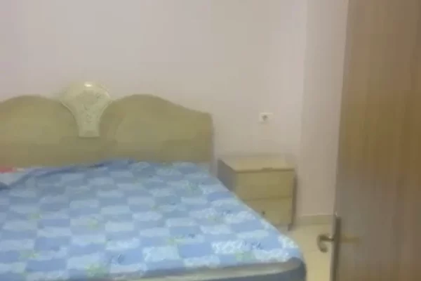 Shtepi me qera Apartament ne Tirane, 1+1, Mobilimi E mobiluar, Pagesa 42,000  Leke.