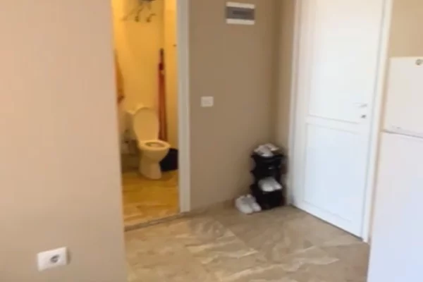 Shtepi me qera Apartament ne Tirane, 1+1, Mobilimi E mobiluar, Pagesa 40,000  Leke.