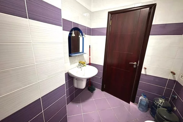 Shtepi ne shitje Apartament ne Tirane, 2+1, Mobilimi Bosh, pa mobiluar, Pagesa 258,000  Euro.