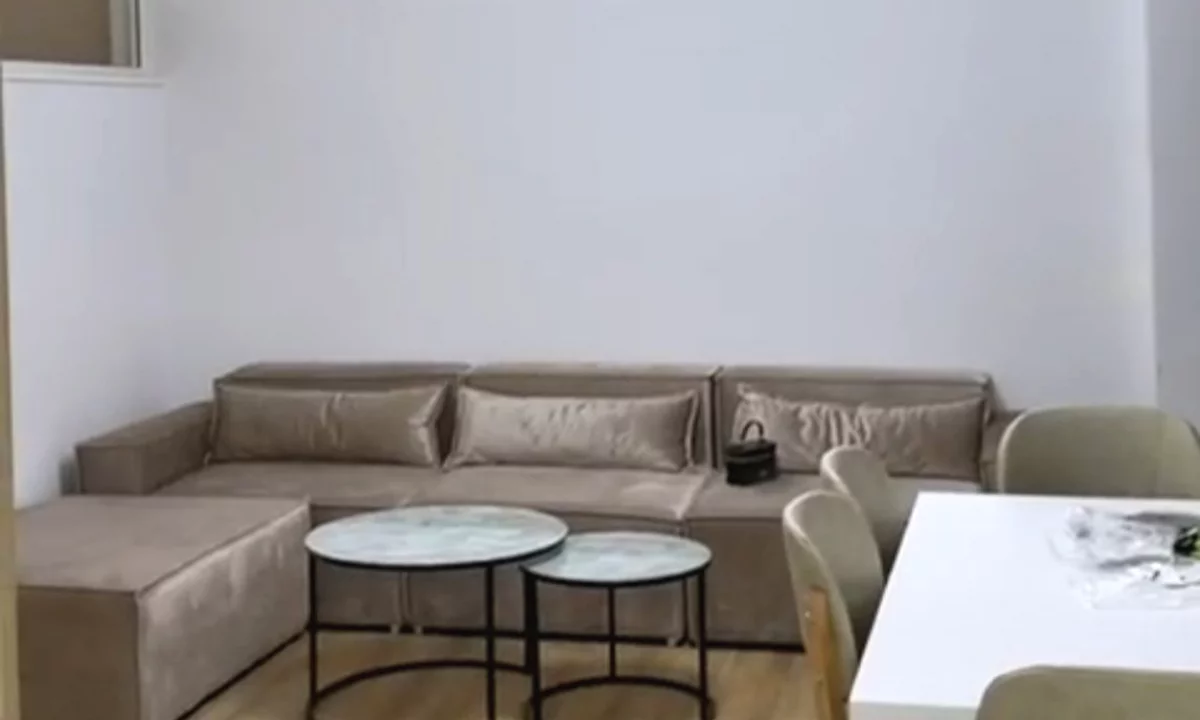 Shtepi me qera Apartament ne Tirane, 2+1, Mobilimi E mobiluar, Pagesa 530  Euro.