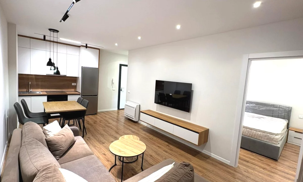 Shtepi me qera Apartament ne Tirane, 1+1, Mobilimi E mobiluar, Pagesa 605  Euro.