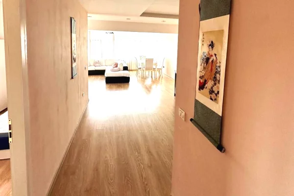 Shtepi me qera 2+1 ne Tirane - 649 Euro