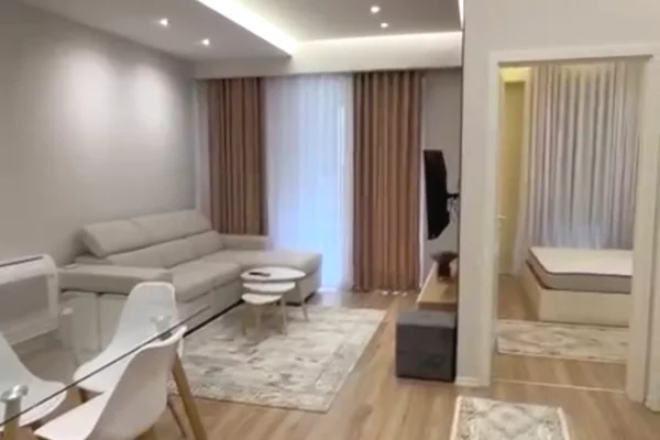 Shtepi me qera Apartament ne Tirane, 1+1, Mobilimi E mobiluar, Pagesa 600  Euro.