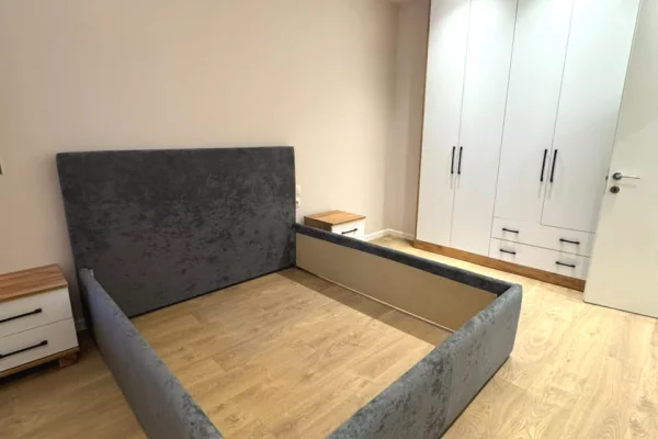 Shtepi me qera Apartament ne Tirane, 1+1, Mobilimi E mobiluar, Pagesa 599  Euro.