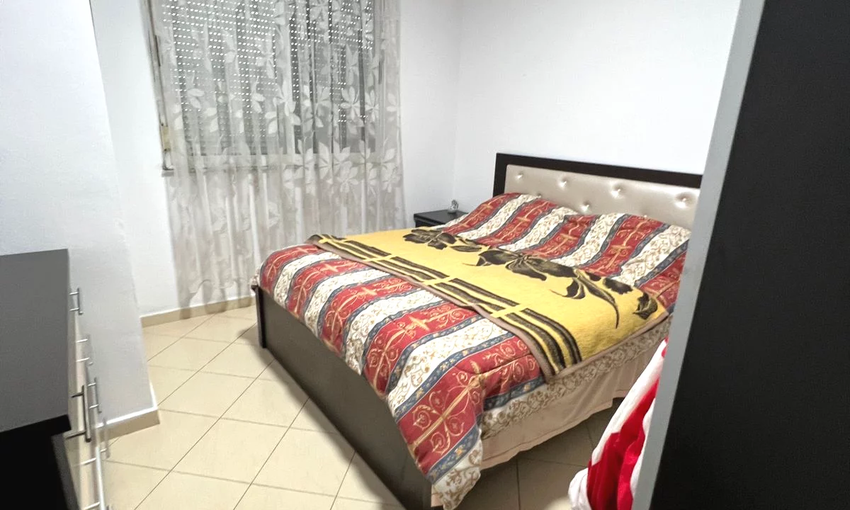 Shtepi me qera Apartament ne Tirane, 1+1, Mobilimi E mobiluar, Pagesa 400  Euro.