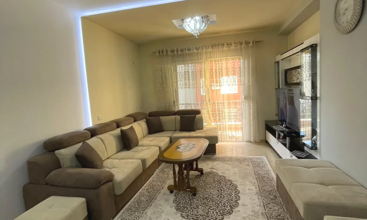 Shtepi me qera Apartament ne Tirane, 2+1, Mobilimi E mobiluar, Pagesa 530  Euro.