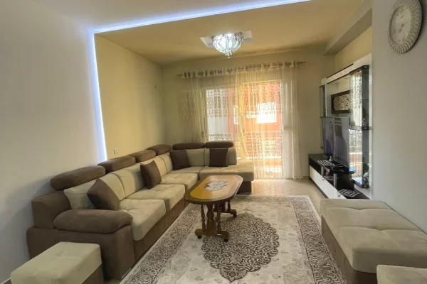Shtepi me qera 2+1 ne Tirane - 530 Euro