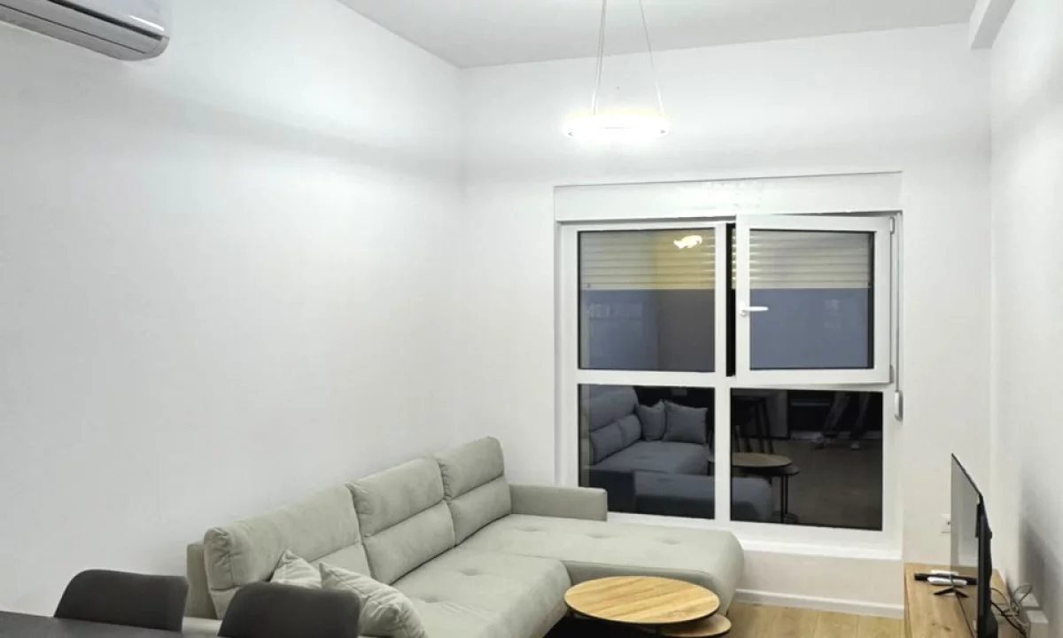 Shtepi me qera Apartament ne Tirane, 1+1, Mobilimi E mobiluar, Pagesa 400  Euro.