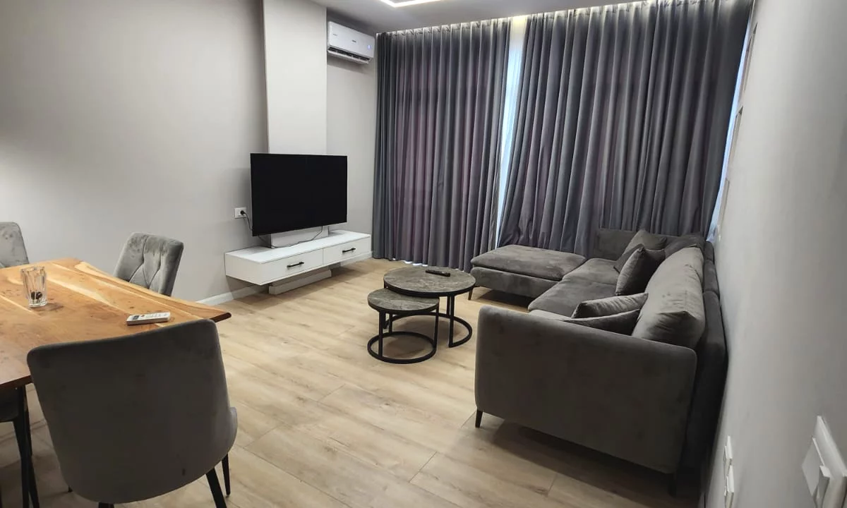 Shtepi me qera Apartament ne Tirane, 1+1, Mobilimi E mobiluar, Pagesa 449  Euro.