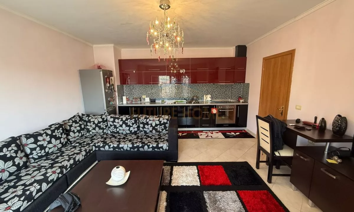 Shtepi ne shitje Apartament ne Pogradec, 2+1, Mobilimi E mobiluar, Pagesa 150,000  Euro.