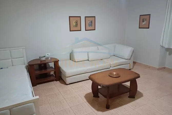 Qera, Apartament 2+1, Sheshi Wilson, Tiranë