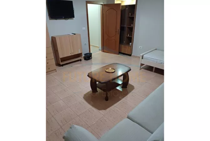 Shtepi me qera Apartament ne Tirane, 2+1, Mobilimi E mobiluar, Pagesa 650  Euro.