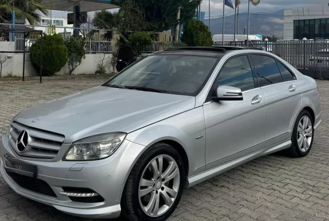 Auto in Vendita a Tirana - 9,200 Euro