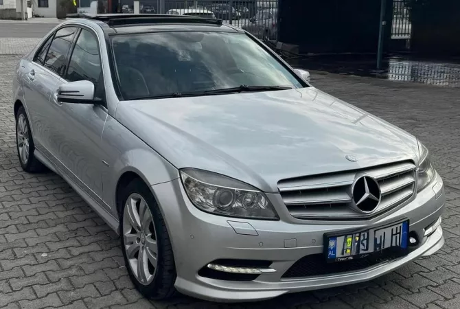 Auto in Vendita a Tirana - 9,200 Euro