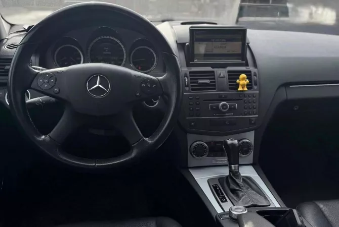 Auto in Vendita a Tirana, Mercedes-Benz, 2011 Diesel,Kambio Automatik Pagamento 9,200  Euro.