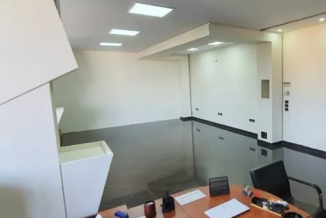 Business Property for Rent 3+1 in Tirana - 1,000 Euro