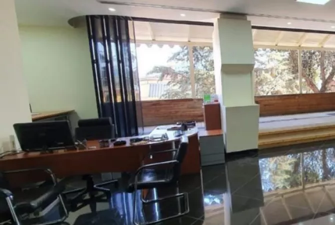 Business Property for Rent 3+1 in Tirana - 1,000 Euro