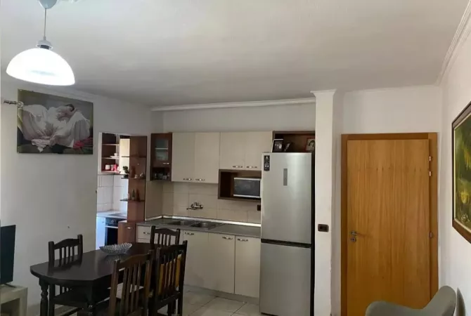Shtepi ne shitje Apartament ne Tirane, 1+1, Mobilimi E mobiluar, Pagesa 85,000  Euro.