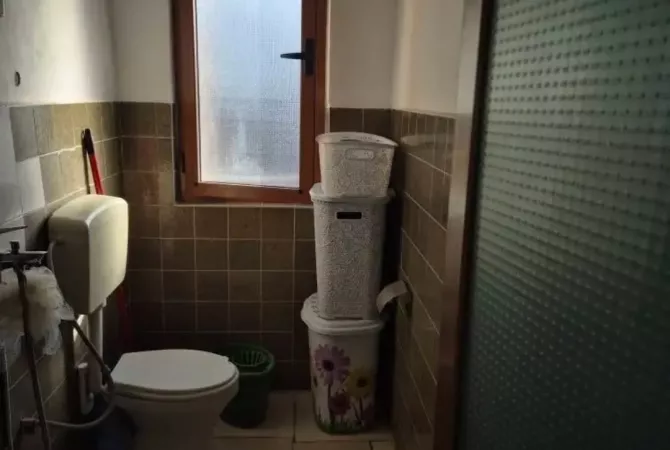 Shtepi ne shitje Apartament ne Tirane, 1+1, Mobilimi E mobiluar, Pagesa 85,000  Euro.