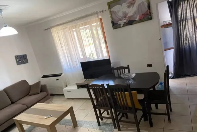 Shtepi ne shitje Apartament ne Tirane, 1+1, Mobilimi E mobiluar, Pagesa 85,000  Euro.