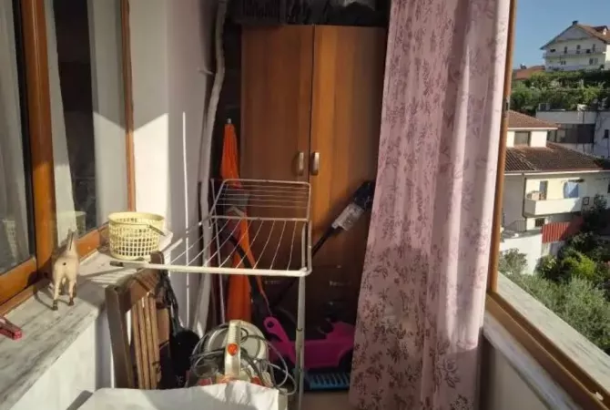 Shtepi ne shitje Apartament ne Tirane, 1+1, Mobilimi E mobiluar, Pagesa 85,000  Euro.