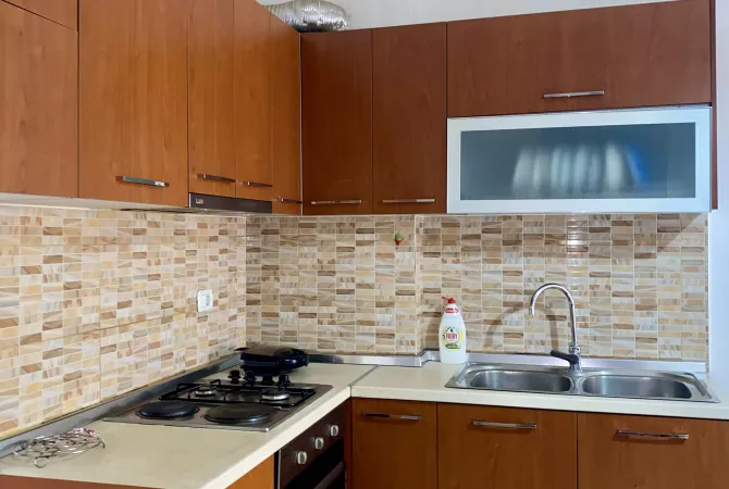 Shtepi me qera Apartament ne Vlore, 1+1, Mobilimi E mobiluar, Pagesa 32,000  Leke.