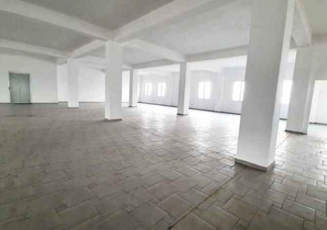 Ambiente Commerciale in Affitto a Tirana - 2,880 Euro