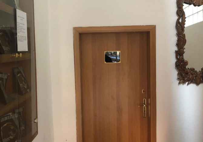 Ambiente Commerciale in Affitto a Tirana - 100 Euro