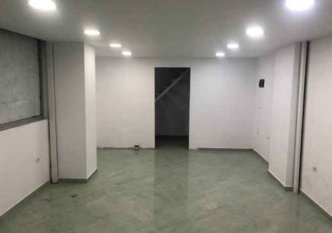 Ambiente Commerciale in Affitto a Tirana - 210 Euro