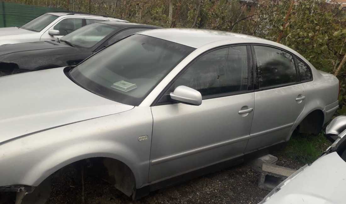 Shiten pjes te ndryshem makinash Pasat 2.5 nafte automat