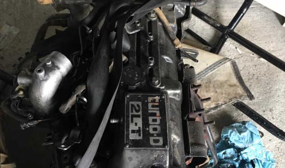 Shes 2 motorra Toyota Land Cruiser 1 eshte 4.2