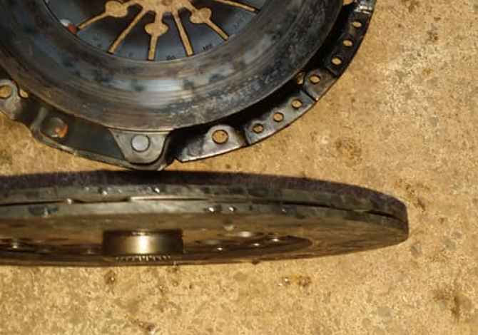 Ofroj te gjitha llojet e pjeseve per Mercedes Benz CLK W208 dhe C class W203