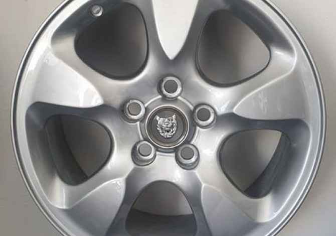 SHITEN disqe per makina modele te ndryshme te gjitha setet e disqeve jane te rregull nuk kane a