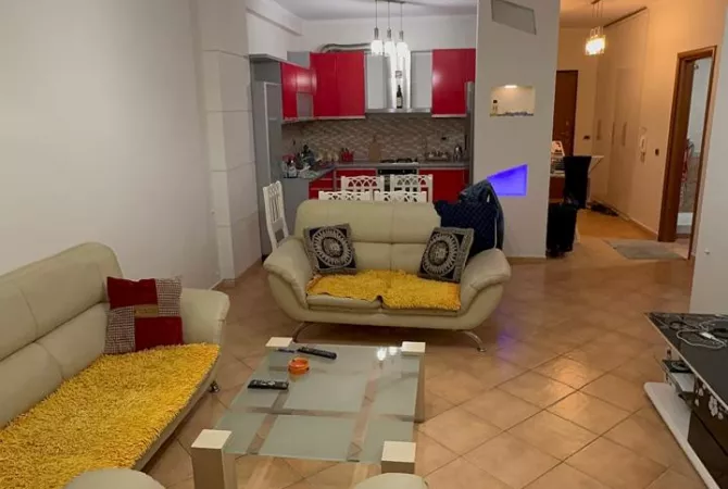 Shtepi me qera Apartament ne Tirane, 2+1, Mobilimi E mobiluar, Pagesa 550  Euro.