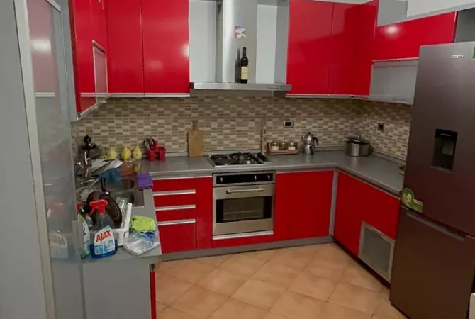 Shtepi me qera Apartament ne Tirane, 2+1, Mobilimi E mobiluar, Pagesa 550  Euro.