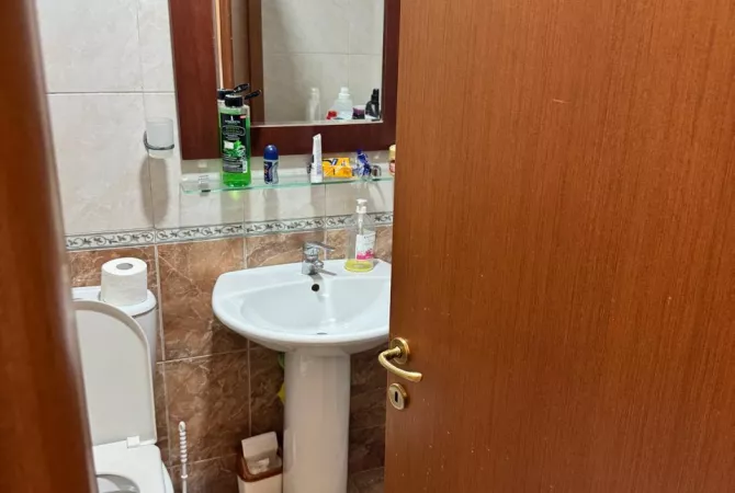 Shtepi me qera Apartament ne Tirane, 2+1, Mobilimi E mobiluar, Pagesa 550  Euro.