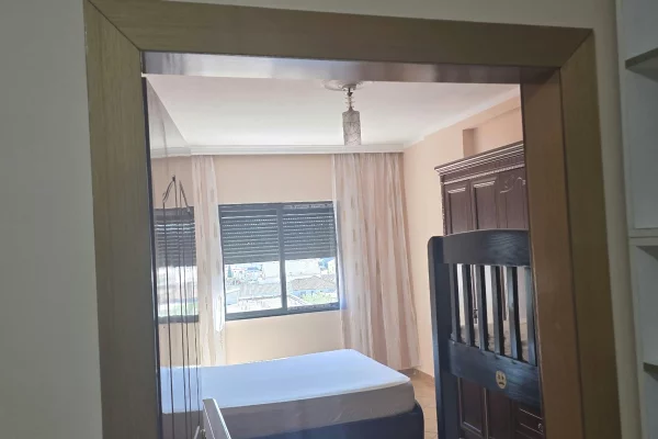 Shtepi me qera Apartament ne Tirane, 1+1, Mobilimi E mobiluar, Pagesa 45,000  Leke.