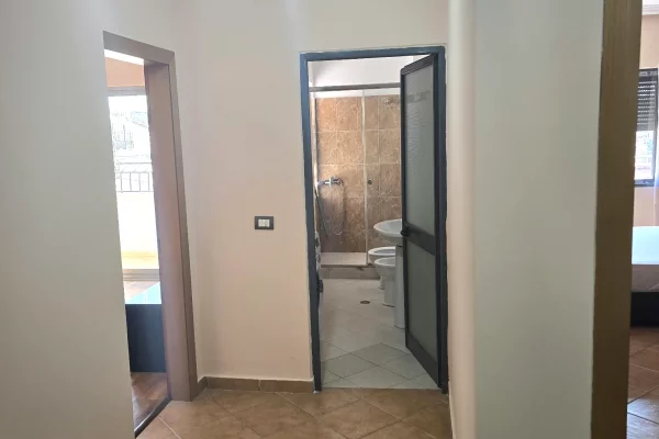 Shtepi me qera Apartament ne Tirane, 1+1, Mobilimi E mobiluar, Pagesa 45,000  Leke.
