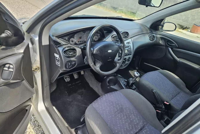 Auto in Vendita a Fier, Ford, 2000 Benzine,Kambio Manual Pagamento 1,400  Euro.