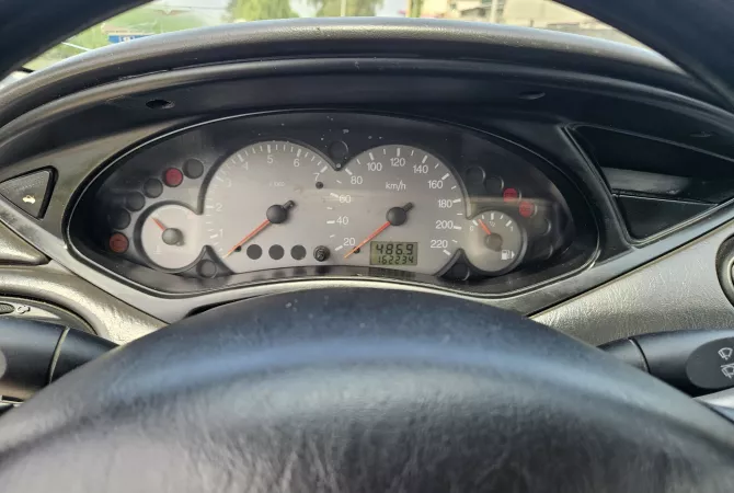 Auto in Vendita a Fier, Ford, 2000 Benzine,Kambio Manual Pagamento 1,400  Euro.