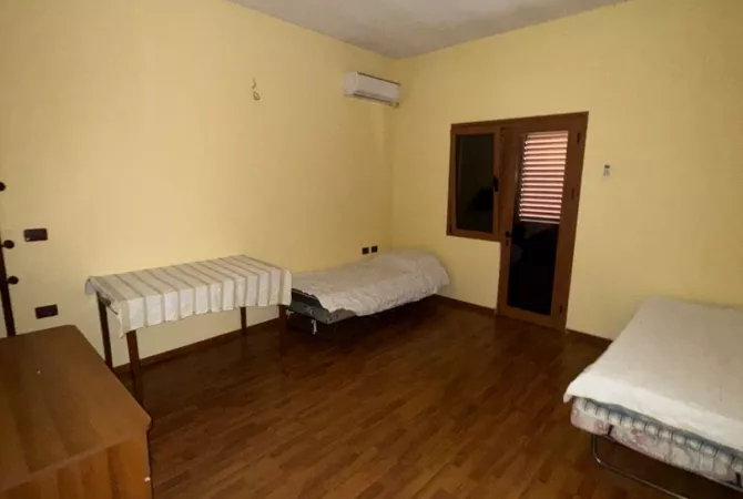 Shtepi me qera Apartament ne Tirane, 2+1, Mobilimi E mobiluar, Pagesa 45,000  Leke.