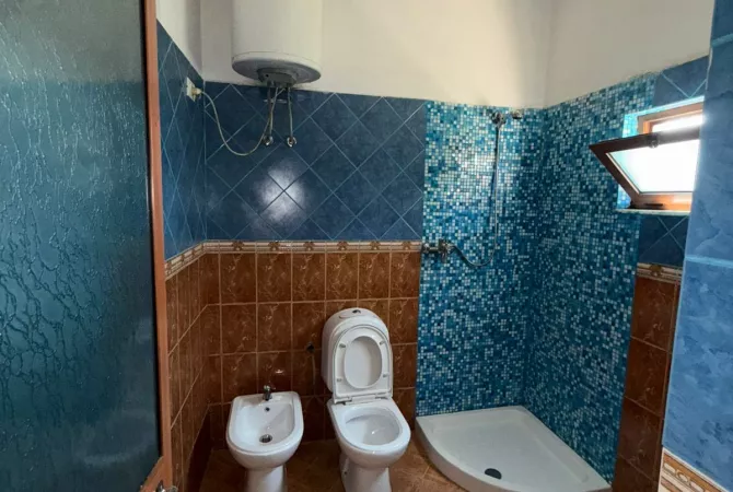 Shtepi me qera Apartament ne Tirane, 2+1, Mobilimi E mobiluar, Pagesa 45,000  Leke.