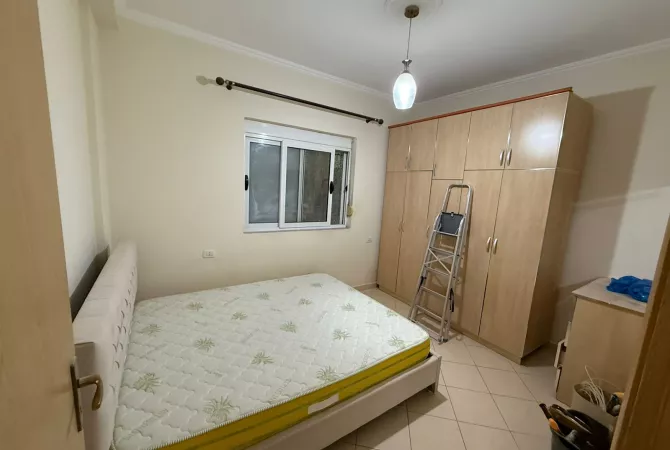 Shtepi me qera Apartament ne Tirane, 2+1, Mobilimi E mobiluar, Pagesa 450  Euro.