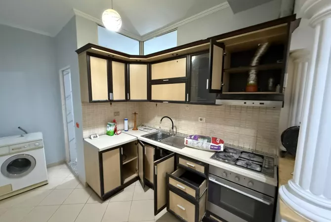 Shtepi me qera Apartament ne Tirane, 2+1, Mobilimi E mobiluar, Pagesa 450  Euro.