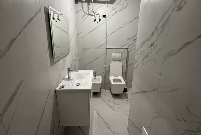 Shtepi me qera Apartament ne Tirane, 2+1, Mobilimi E mobiluar, Pagesa 450  Euro.