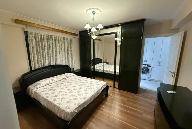 Shtepi me qera Apartament ne Tirane, 2+1, Mobilimi E mobiluar, Pagesa 1,100  Euro.
