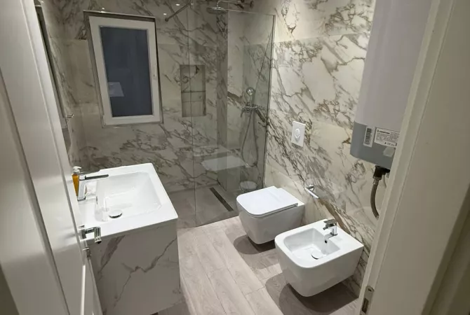Shtepi me qera Apartament ne Tirane, 2+1, Mobilimi E mobiluar, Pagesa 1,100  Euro.