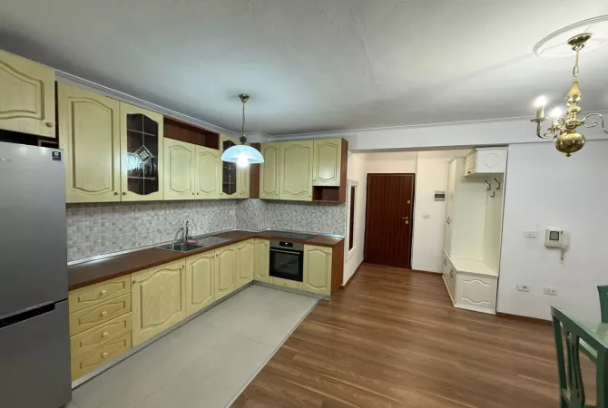Shtepi me qera Apartament ne Tirane, 2+1, Mobilimi E mobiluar, Pagesa 1,100  Euro.
