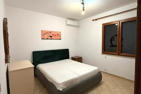 Shtepi me qera Vila Luksoze ne Tirane, 2+1, Mobilimi E mobiluar, Pagesa 500  Euro.